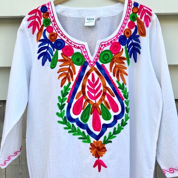 NWOT Asha Tunic W/Brightly Colored Embroidery - Picture 2 of 10